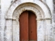 Eglise Saint Pierre d'antignac- Le portail à deux voussures sur pilastres en plein cintre, orné d'un bandeau et surmonté d'une baie centrée caractérise cette période (XIIe siècle).