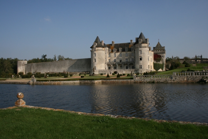 Saint-Porchaire Chateau de la Roche Courbon