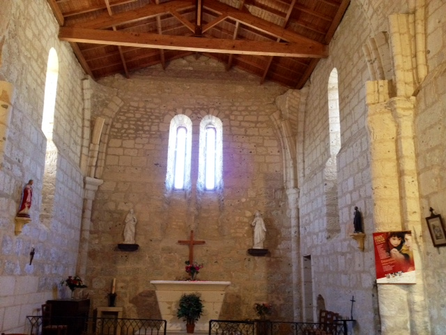 L'intérieur de l'église. - Saint-Romain-sur-Gironde