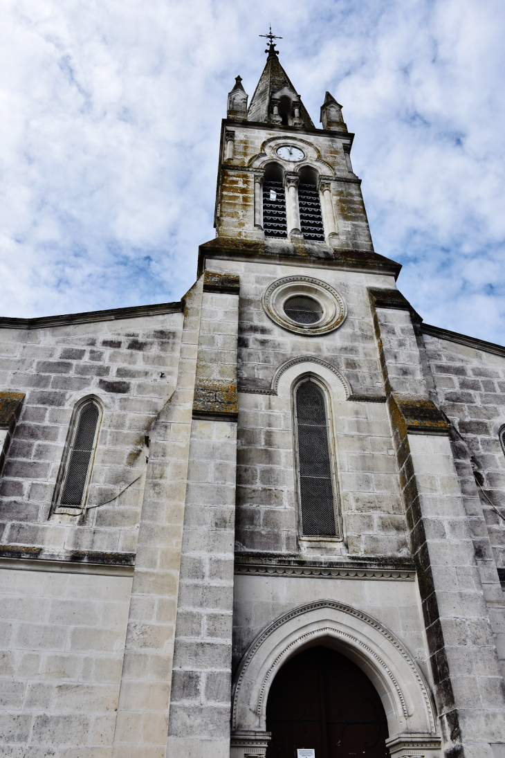 +*église Saint-Etienne - Semussac