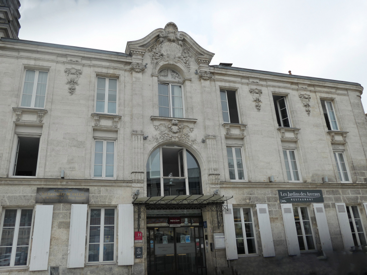 Ville haute : hôtel particulier - Angoulême