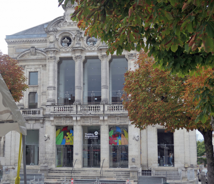 Ville haute :le théâtre - Angoulême
