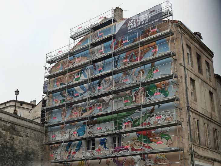 Mur peint en cours de rénovation - Angoulême