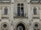 l'entrée de l'hôtel de ville