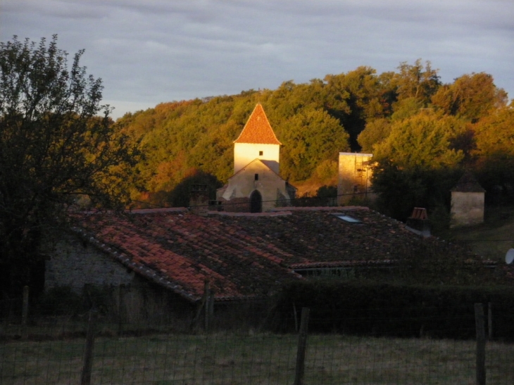 Lumière sur le clocher - Beaulieu-sur-Sonnette