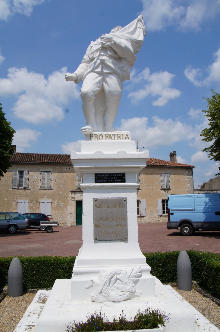 Le Monument aux Morts - Marcillac-Lanville