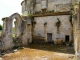 Ruines du prieuré de Lanville attenant à l'église fortifiée Notre Dame.