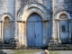 Le portail de l'église Saint Martial - Il comporte une anomalie : on a remplacé une des deux archivoltes romanes par une ogive.