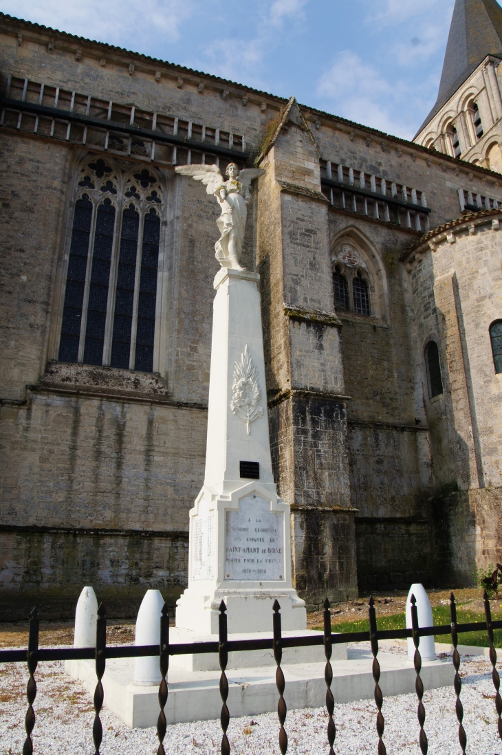 Le Monument aux Morts - Saint-Amant-de-Boixe