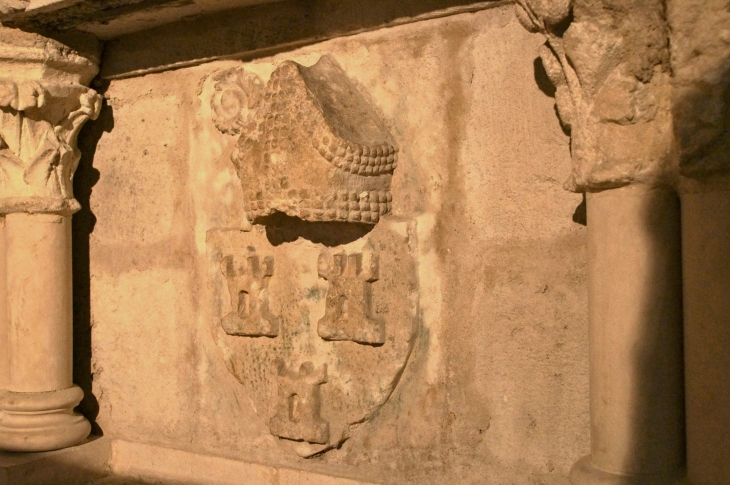 Bas relief de l'autel de la Chapelle du Saint Sacrement : Eglise abbatiale. - Saint-Amant-de-Boixe