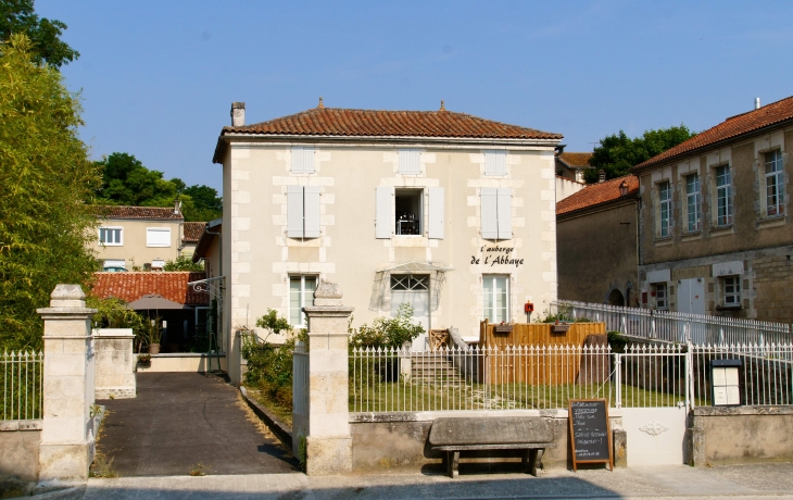 Le Restaurant. - Saint-Amant-de-Boixe