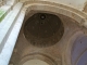 Photo suivante de Saint-Amant-de-Boixe Eglise abbatiale : Les pendentifs soutenant la coupole et le tambour de la croisée du transept épousent les lignes des grands arcs du carré.
