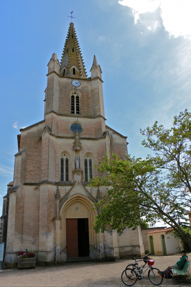 L'église Saint Cyr du XIXe siècle. - Arçais