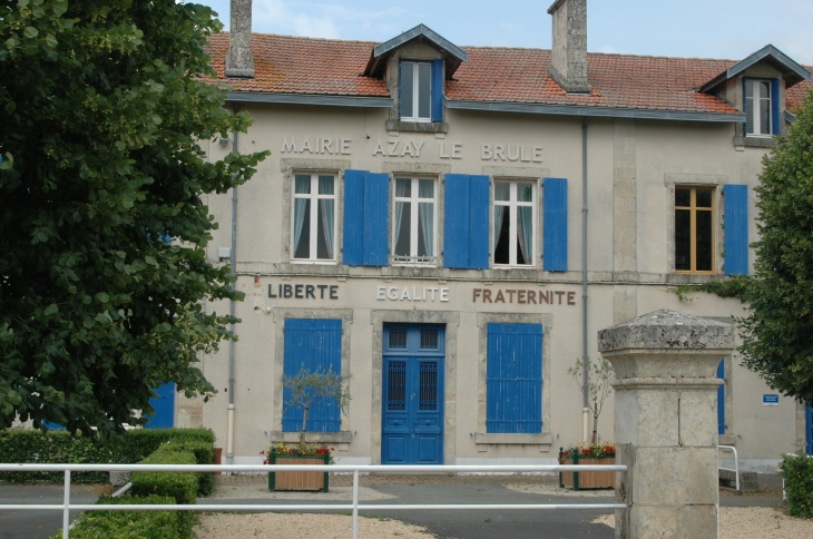 La Mairie à Cerzeau  - Azay-le-Brûlé