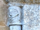 Beaussais visage moustachu , sur colonne abside Temple