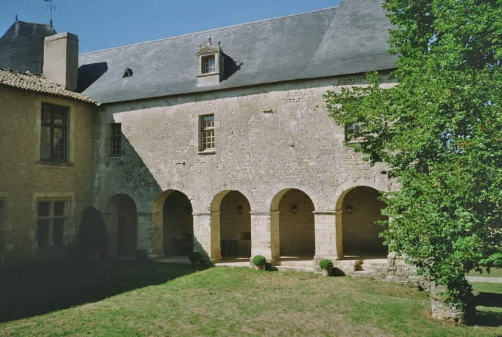 Chateau de Brieul - Chey