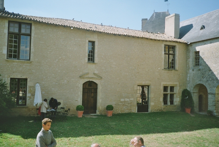 Chateau privé de Brieul  - Chey