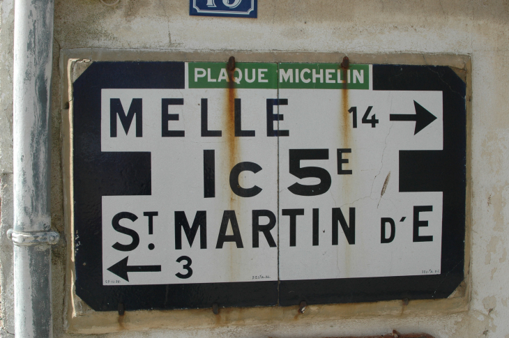 Plaque Michelin à Lavaux bis - Fontenille-Saint-Martin-d'Entraigues