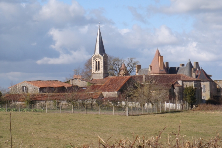 Le village - La Chapelle-Bertrand