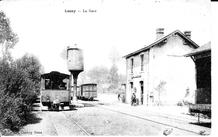 Ancienne-gare-du-tram-aujourd-hui-depot-des-services-technique-du-conseil-general - Lezay