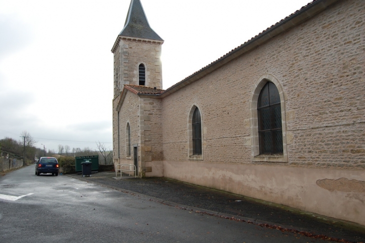 Eglise N D - Nanteuil