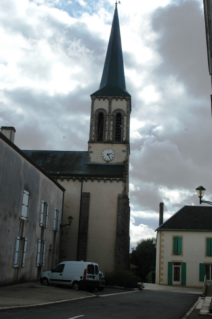 L'église  - Saint-Pardoux