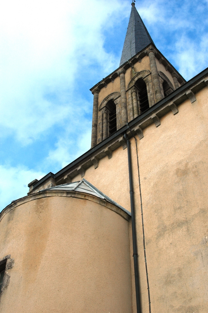 Le clocher de l'église et sa tour défensive  - Saint-Pardoux