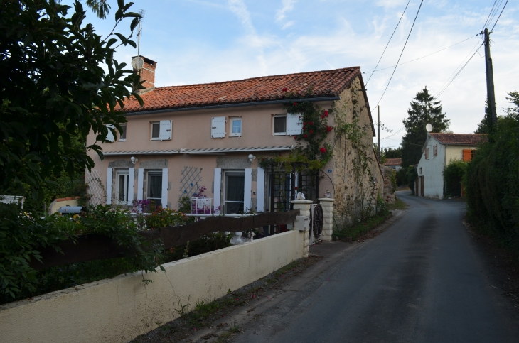 Village de la FAZILIERE - Vernoux-en-Gâtine