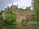 Le moulin situé au pied de la forteresse était en fait le moulin de l’abbaye réservé à l’usage des moines et des habitants de Sainte-Croix. Le château a été construit vers 1025 par Gilbert, évêque de Poitiers.