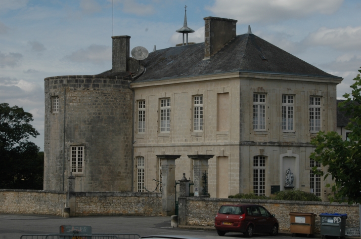 Chateau - Couhé