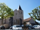 L'église Notre-Dame du XIIe siècle est flanqué d'un clocher carré hors d'oeuvre.