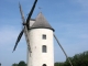 Le moulin à vent du Gué Sainte-Marie. C'est un moulin à toit pivotant. Il date du XIX° siècle.