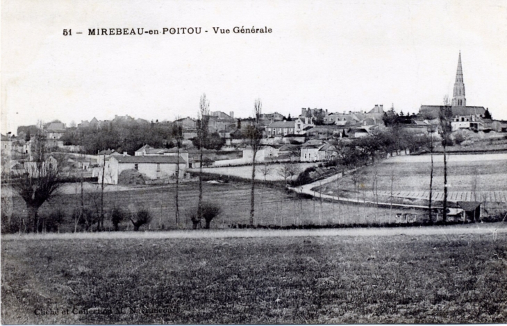 Vue générale, vers 1905 (carte postale ancienne). - Mirebeau