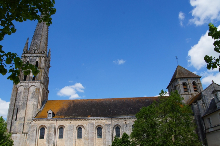 L'église Abbatiale  du XIe siècle. - Saint-Savin