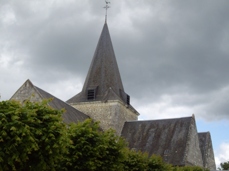 Le clocher de l'église - Scorbé-Clairvaux