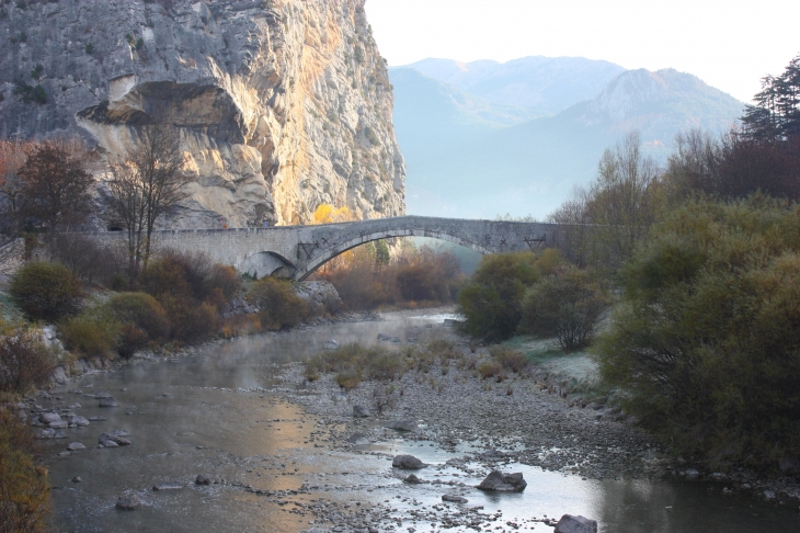Le vieux pont de Castellane