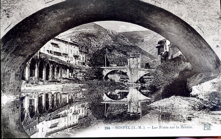Les ponts sur la Bevera, vers 1920 (carte postale ancienne). - Sospel