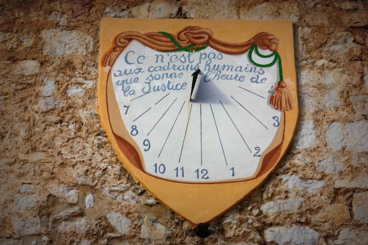 Cadran solaire de Tourette sur Loup - Tourrettes-sur-Loup
