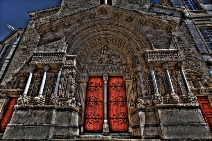 Photo HDR - Façade de l'église Saint-Trophime - Arles