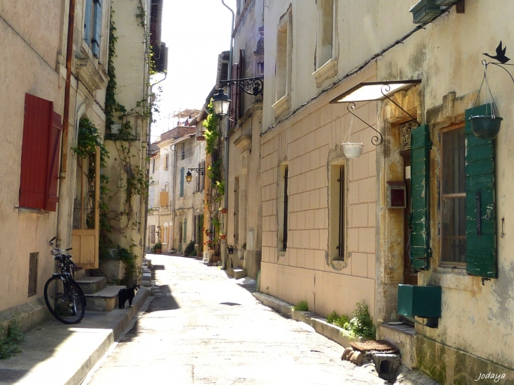 Arles. Rue Saverien.