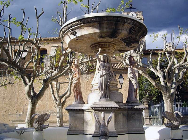 La fontaine - Maussane-les-Alpilles
