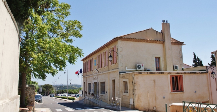 La Mairie - Saint-Mitre-les-Remparts