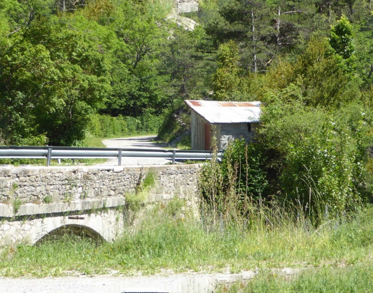 Le pont - Montclus