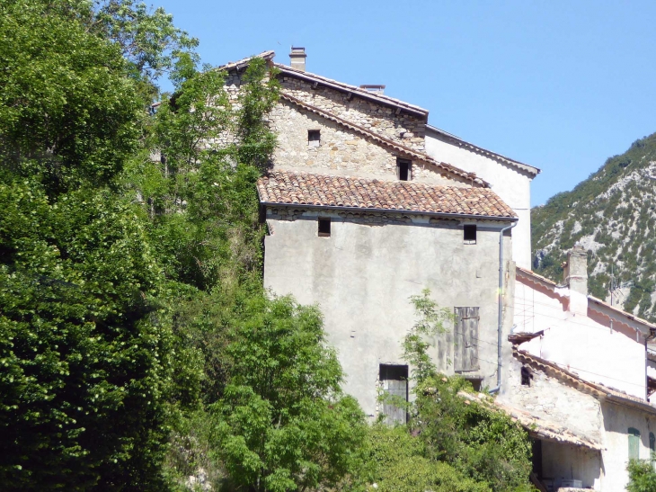 Maisons du village - Montclus