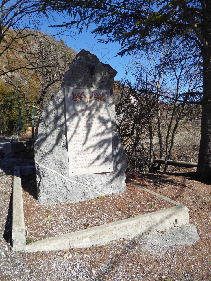 Le monument de la Résistance - Montclus