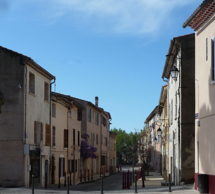 Une rue de la ville - La Farlède