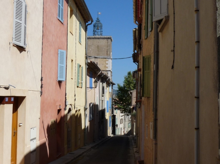 Rue de l'église - Nans-les-Pins