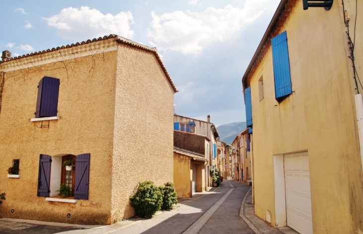 Le Village - Pourcieux