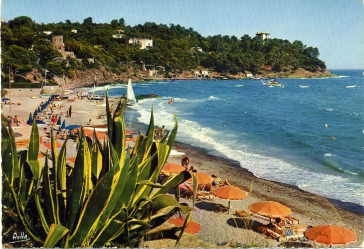 Le Canadel : Plage de Lattre de Tassigny ( carte postale de 1970) - Rayol-Canadel-sur-Mer