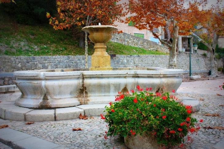 Fontaine à Seillans